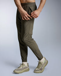 Aero Woven Jogger, Flint/Black Reflective