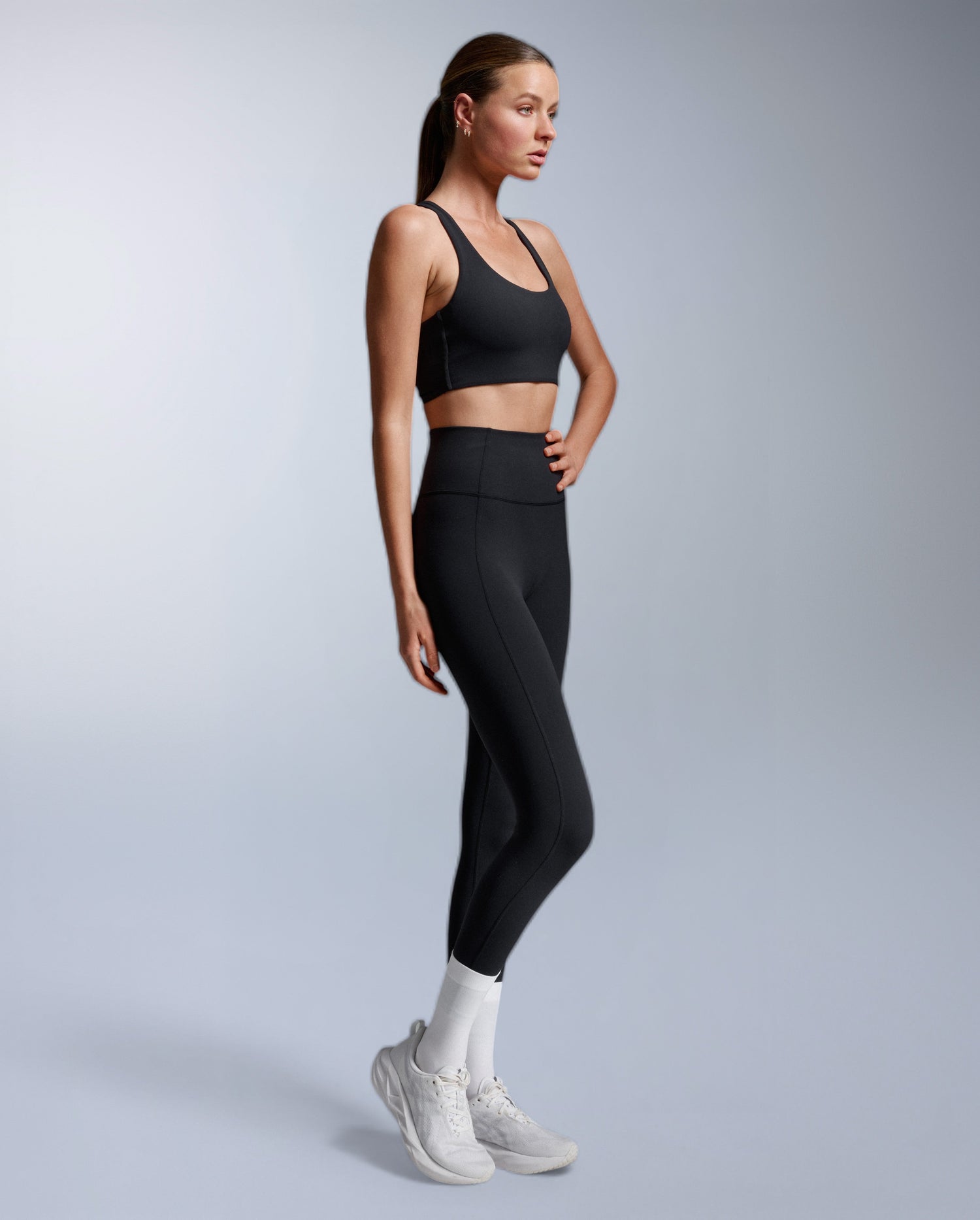 Fluid Twist Back Bra, Black/Black