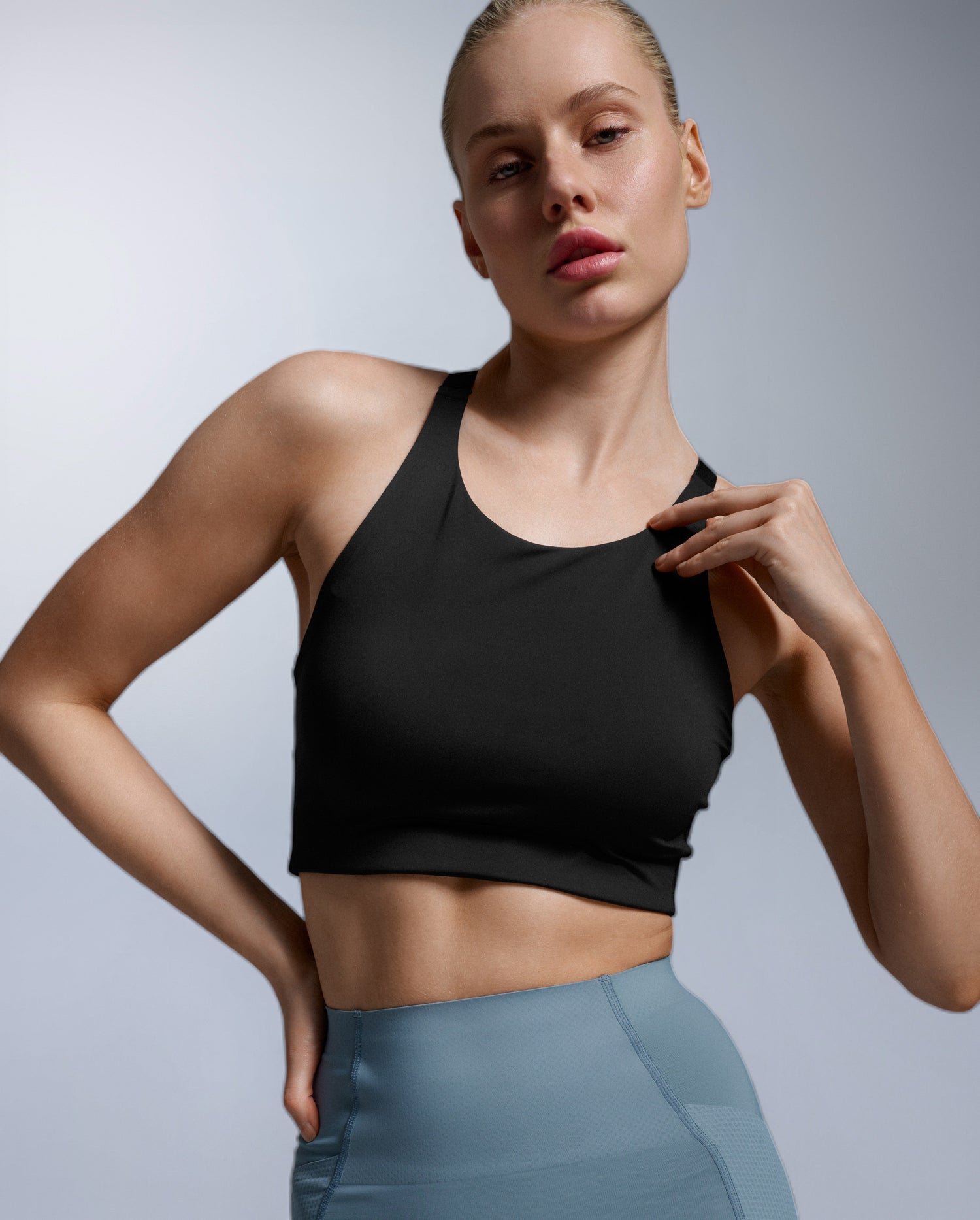 Aero Trail Medium Impact Bra, Black/ Black Reflective